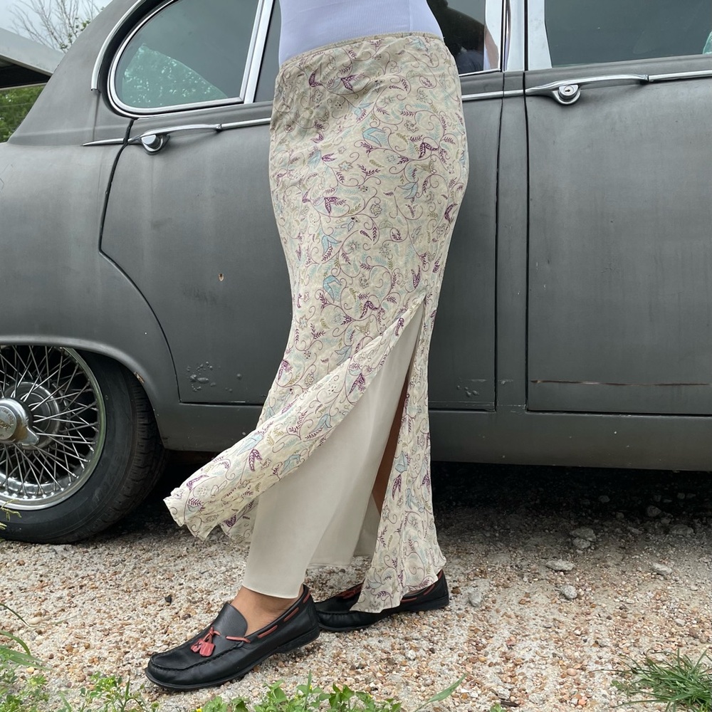 Express Cream and Purple Maxi Skirt - Picture 3 of 10